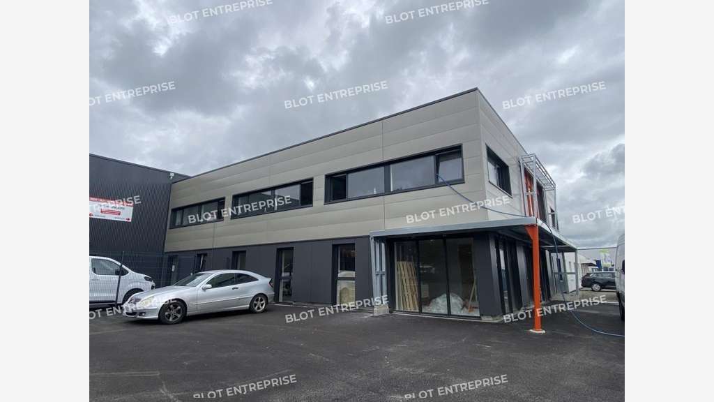 A louer bureaux 340m² empl stratégique à Gouesnou