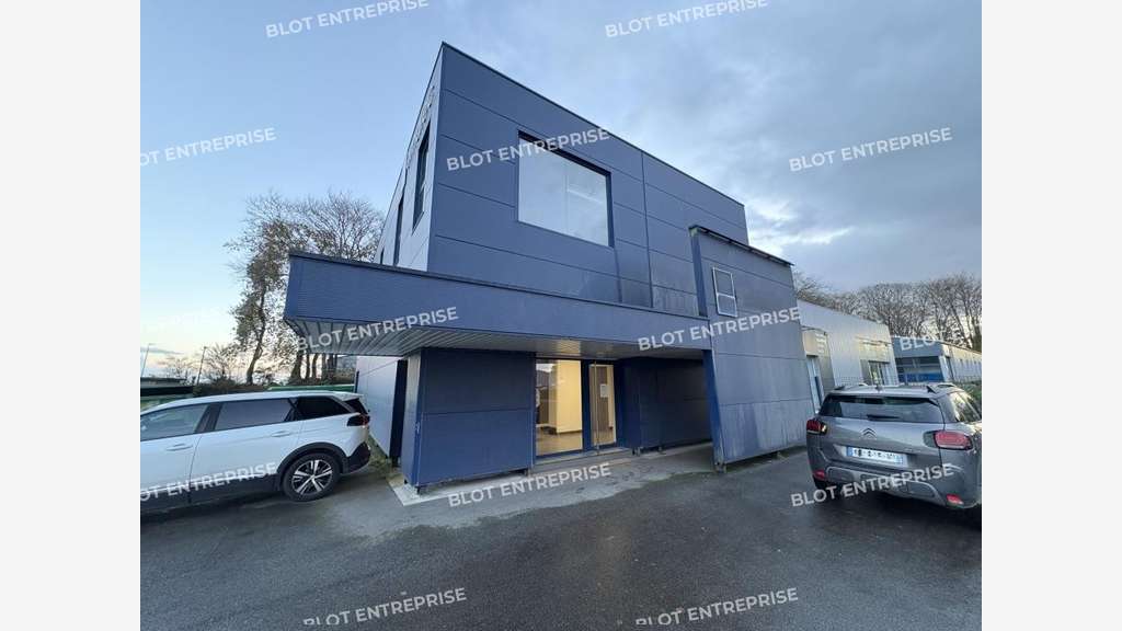 A louer locaux d'activités 340m² zone Kergaradec