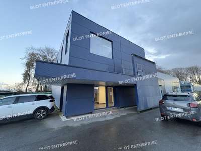 A louer locaux d'activités 340m² zone Kergaradec