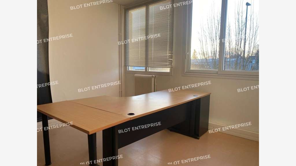 À LOUER - BUREAUX - 182 m² - GOUESNOU