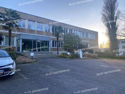 À LOUER - BUREAUX - 182 m² - GOUESNOU