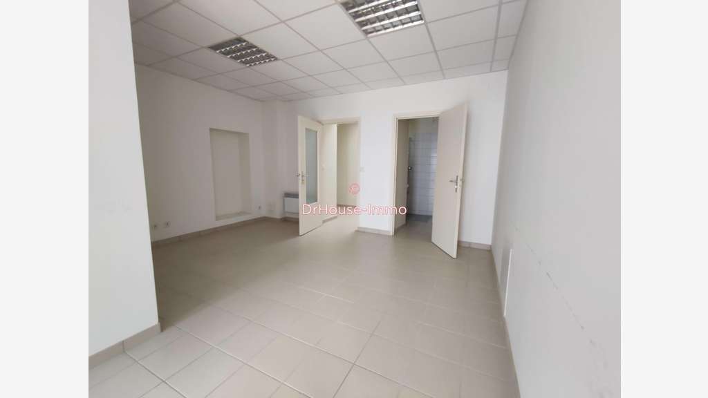 A louer local/bureau 58m² en plein bourg de Gourin
