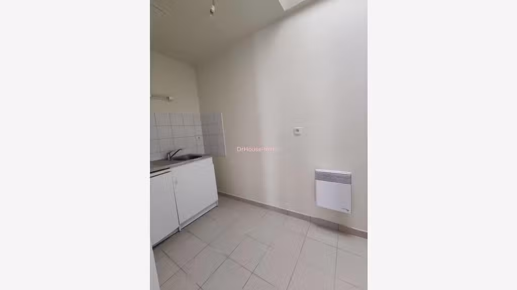 A louer local/bureau 58m² en plein bourg de Gourin