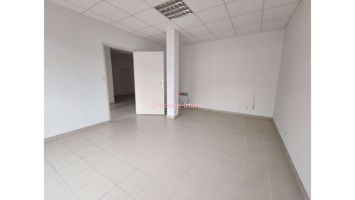 A louer local/bureau 58m² en plein bourg de Gourin