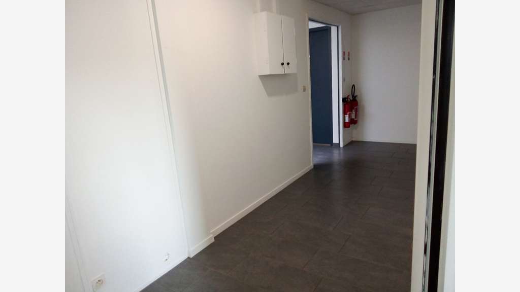 Bureau 27m² R+1 à louer à Gradignan A63