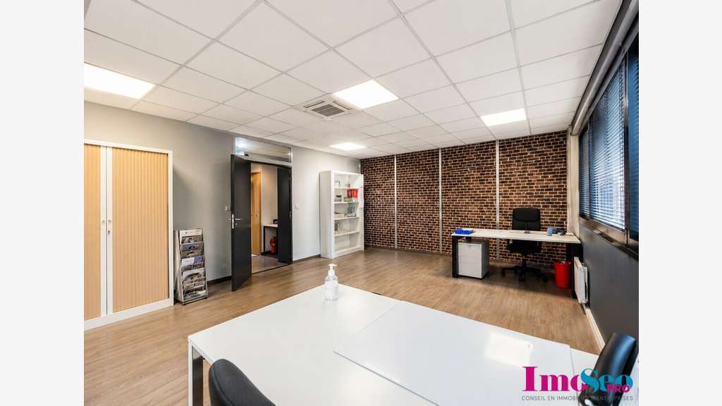 Bureaux 106m² R+1 à louer Gradignan sortie 26 A63