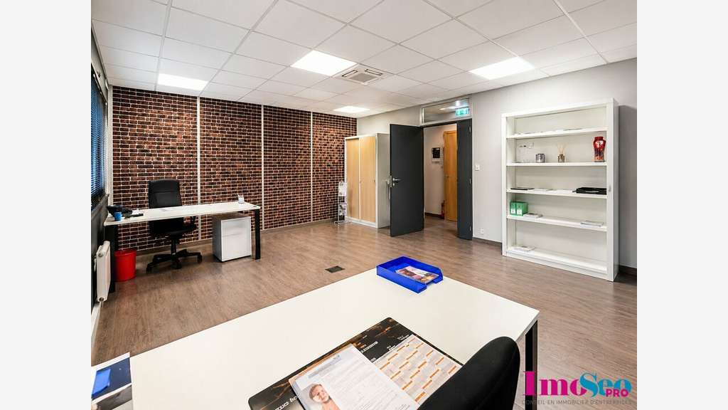 Bureaux 106m² R+1 à louer Gradignan sortie 26 A63
