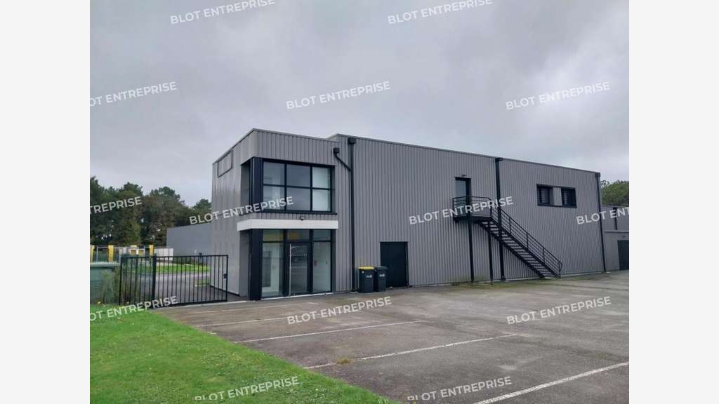 Location bureaux 320m² au 1er étage à Grand Champ