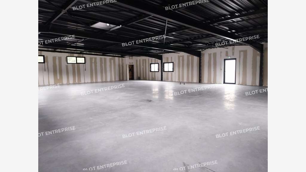 Location bureaux 320m² au 1er étage à Grand Champ
