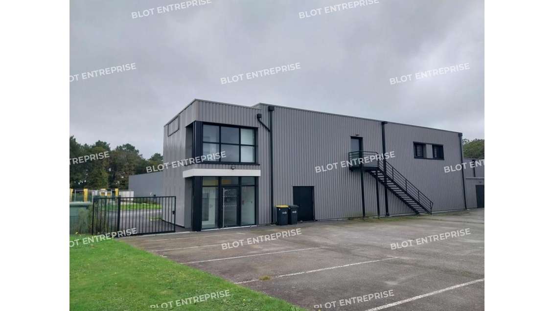 Location bureaux 320m² au 1er étage à Grand Champ