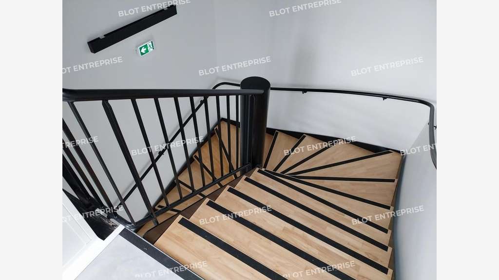 Location bureaux 320m² au 1er étage à Grand Champ