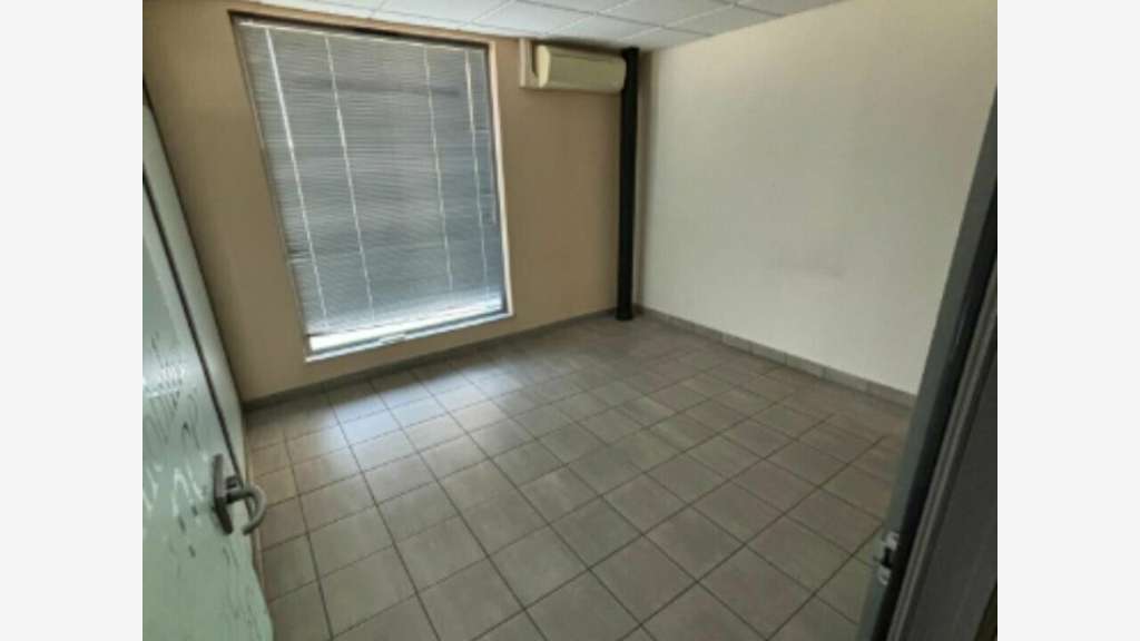 Bureaux 200m² clé en main à louer à Grand-Charmont