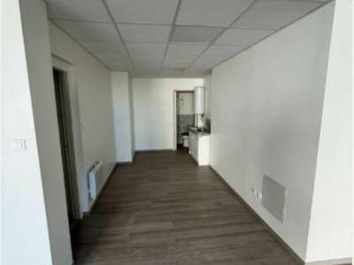 Bureaux 200m² clé en main à louer à Grand-Charmont