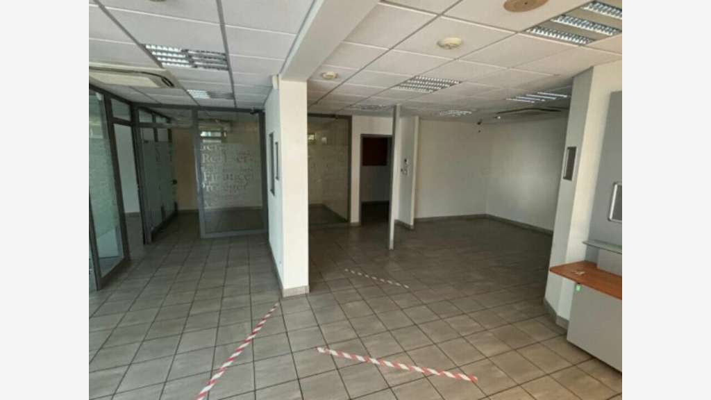Bureaux 200m² clé en main à louer à Grand-Charmont