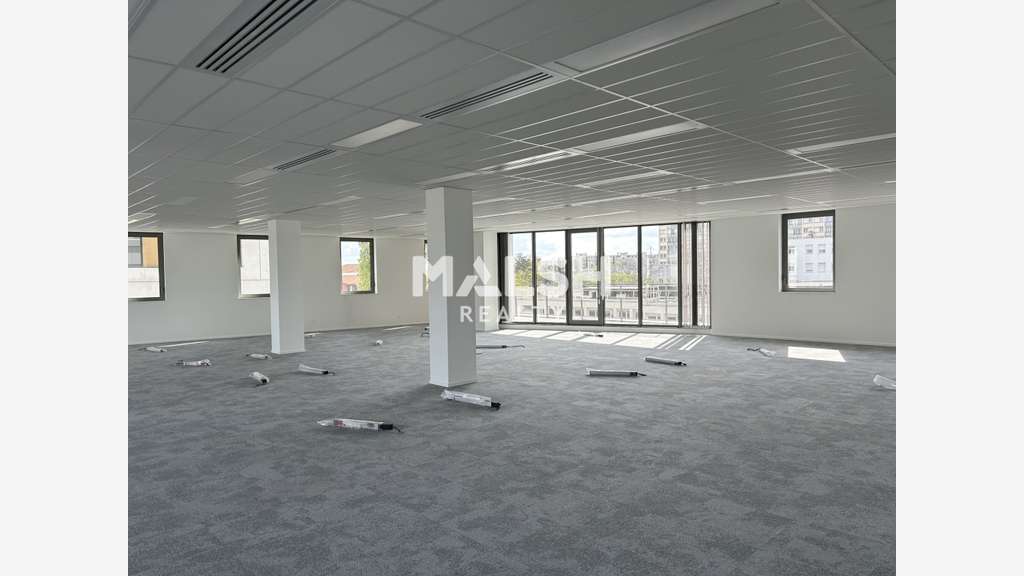 Bureaux à louer 1 986m² divisibles Grand Parilly