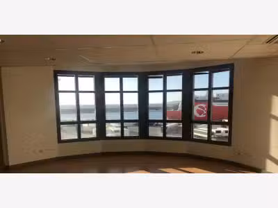 À louer bureaux 913m² proche Grand Port Marseille