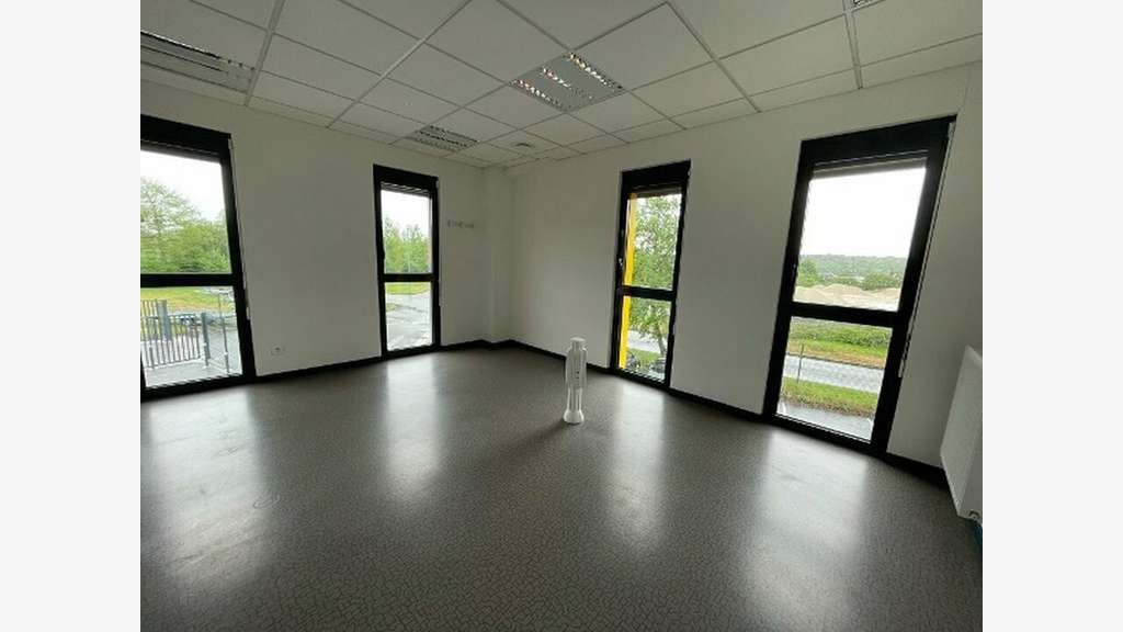 200 m² de bureaux à louer à Grandvillars (90600)