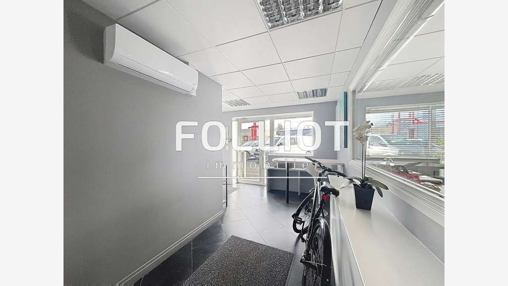 A louer bureaux de 15.90m² au 1er étage Granville