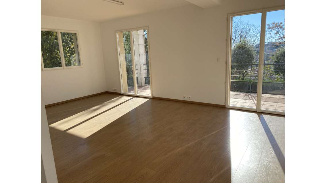 A louer local 82m² avec accès PMR à Grasse