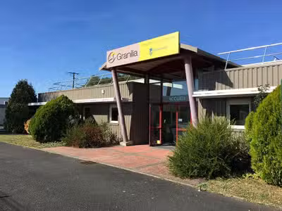 À louer- Bureaux et ateliers de 978m² en p