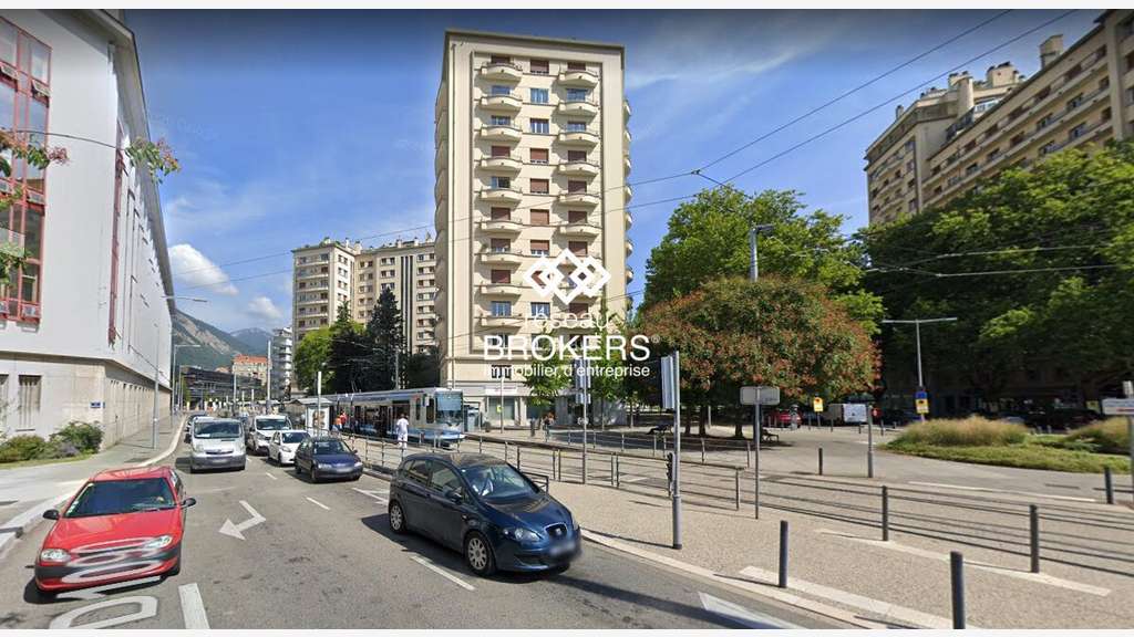 A louer bureaux 122m² à Grenoble Tram Chavant