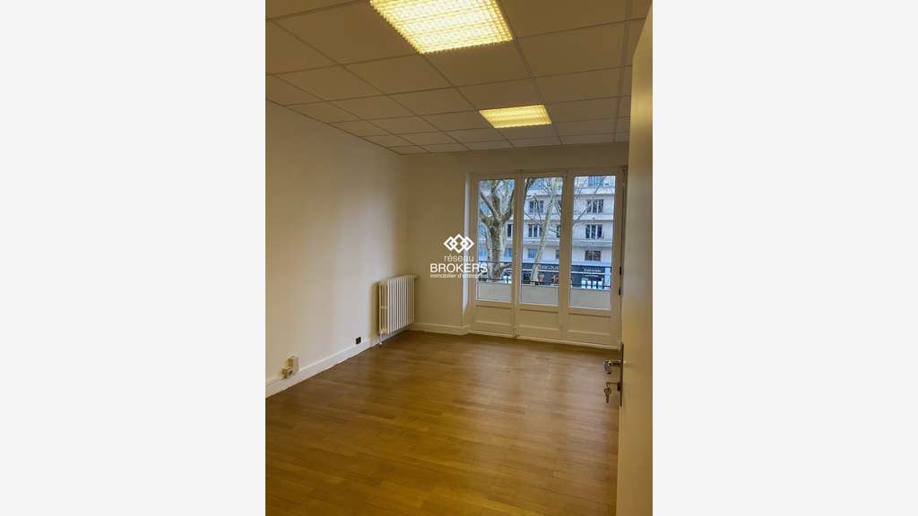 A louer bureaux 122m² à Grenoble Tram Chavant