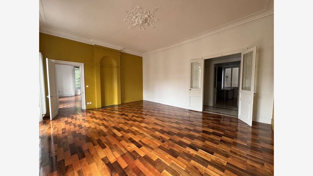 A louer bureaux 150m² R+1 Grenoble Place Vaucanson