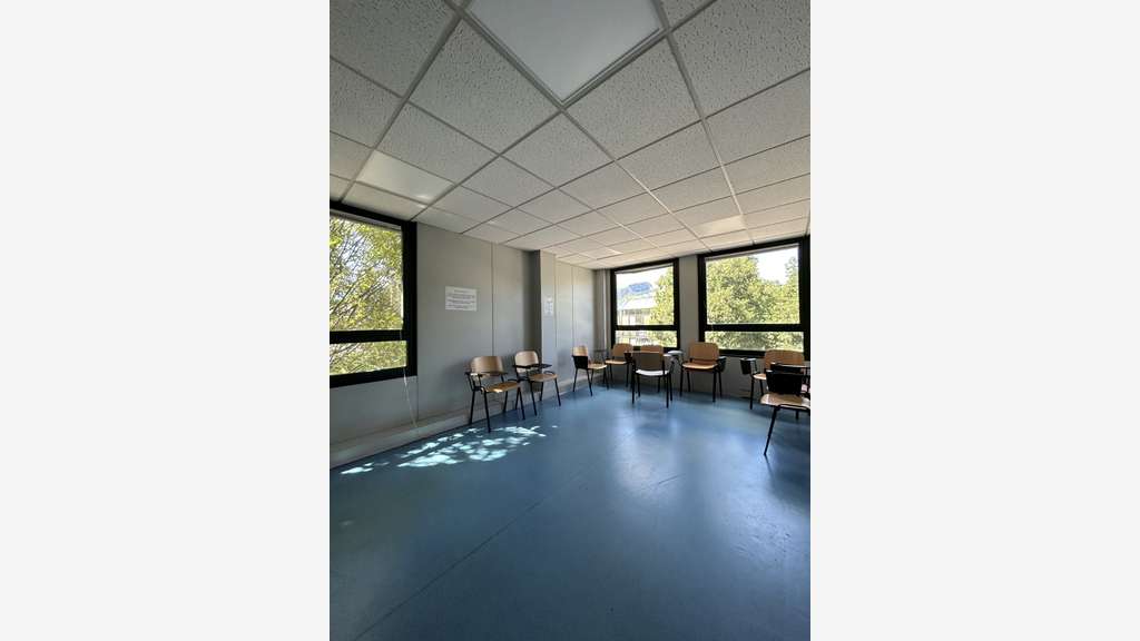 A louer bureaux modernes 418m² Grenoble rue Alliés