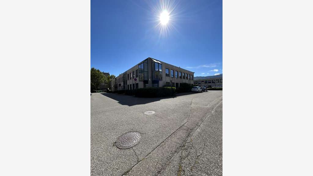 A louer bureaux modernes 418m² Grenoble rue Alliés