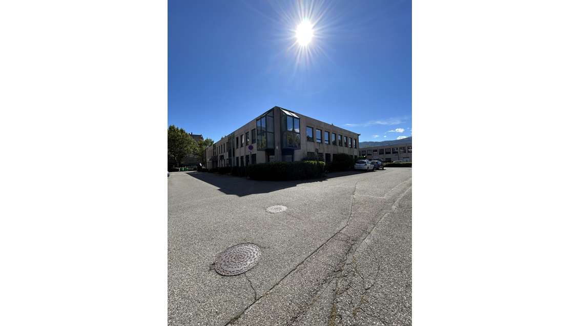 A louer bureaux modernes 418m² Grenoble rue Alliés