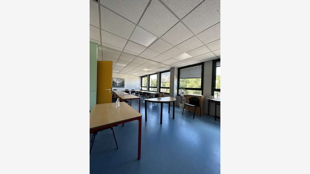 A louer bureaux modernes 418m² Grenoble rue Alliés