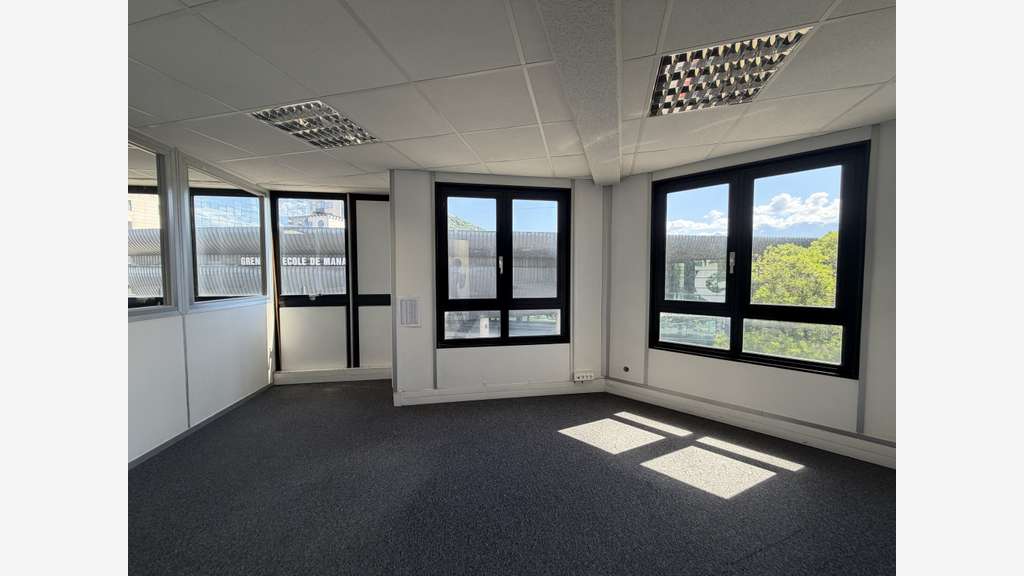 Bureaux 107 m²