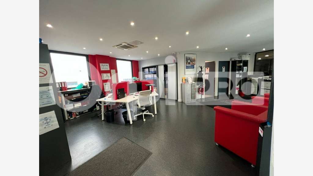 A louer plateau de bureaux de 248m² à Grigny