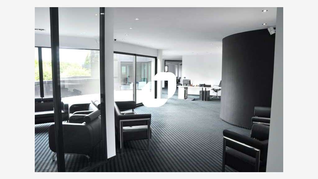 A louer Bureaux 569m² Grigny