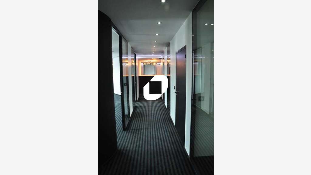 A louer Bureaux 569m² Grigny