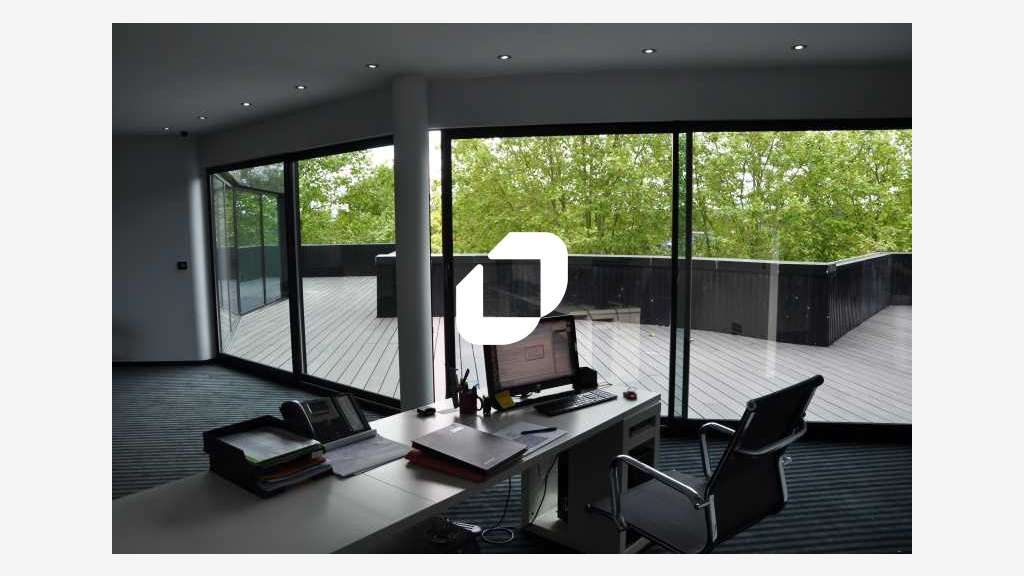 A louer Bureaux 569m² Grigny