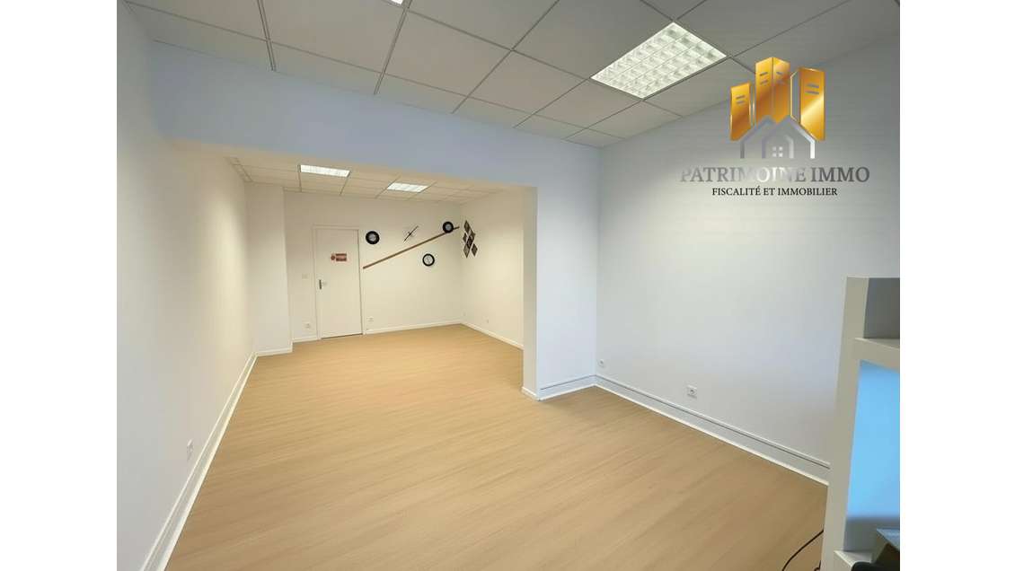 Location local bureaux de 35m² à Guécélard centre