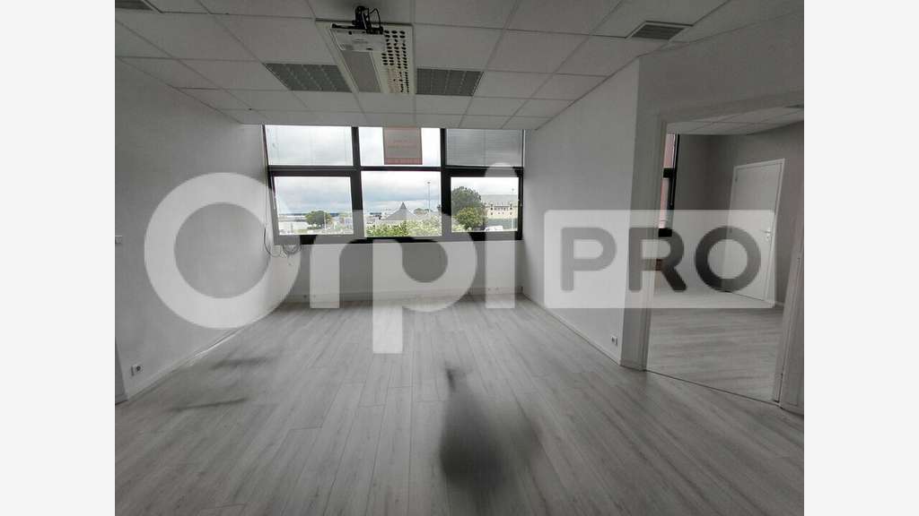 A louer bureaux de 83,15m² accès facile à Guérande