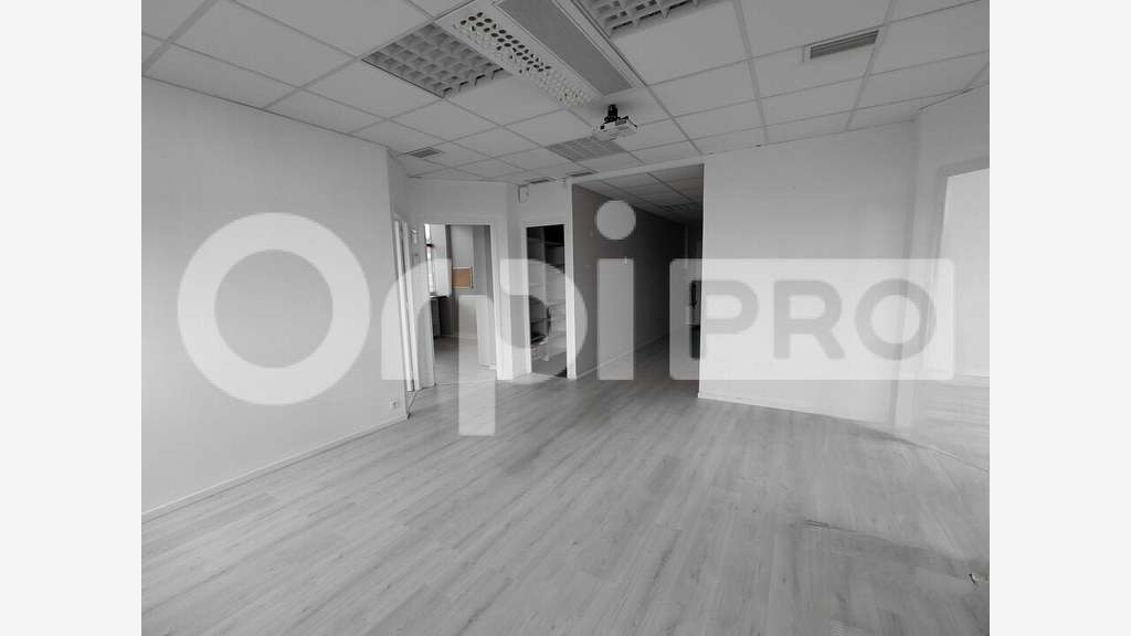 A louer bureaux de 83,15m² accès facile à Guérande