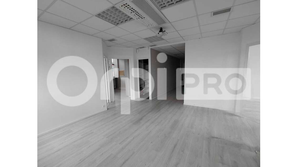 A louer bureaux de 83,15m² accès facile à Guérande