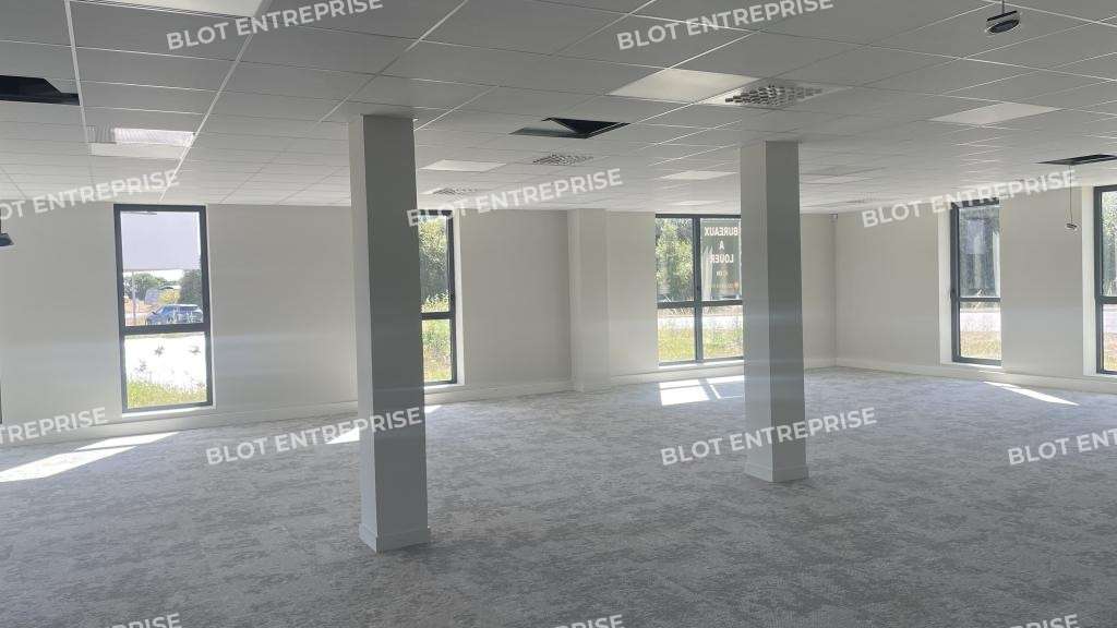A louer bureaux livrés aménagés de 171m² Guérande