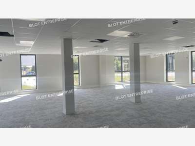 A louer bureaux livrés aménagés de 171m² Guérande