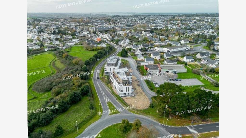 A louer bureaux de 253m² en R+1 à Guérande Est