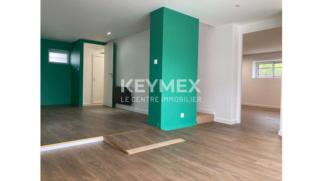 À louer bureaux neufs 59m² avec parking à Guérande