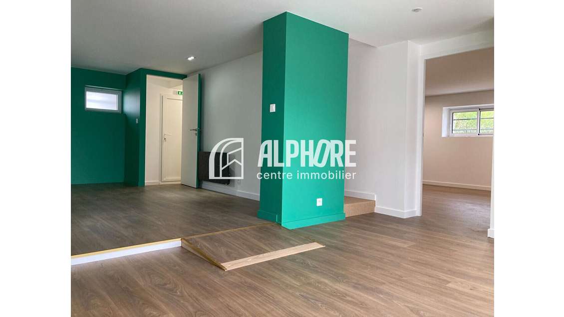 À louer bureaux neufs 59m² avec parking à Guérande