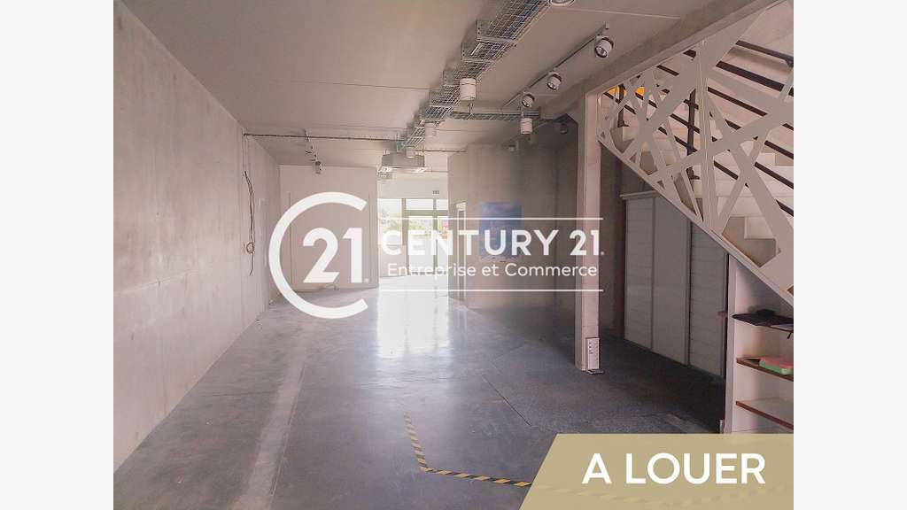 A louer local 180m² à Guérande Villejames 