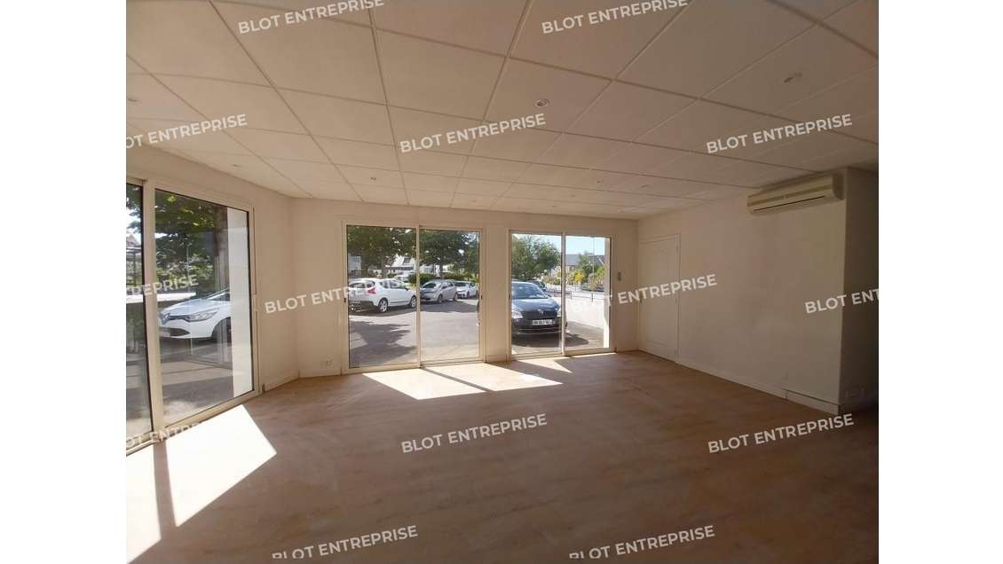 A louer bureaux locaux commerciaux 100m² Guérande