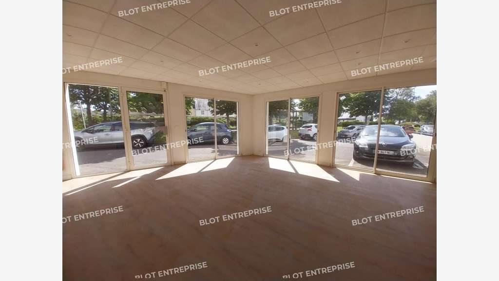A louer bureaux 100m² axe passant à Guérande