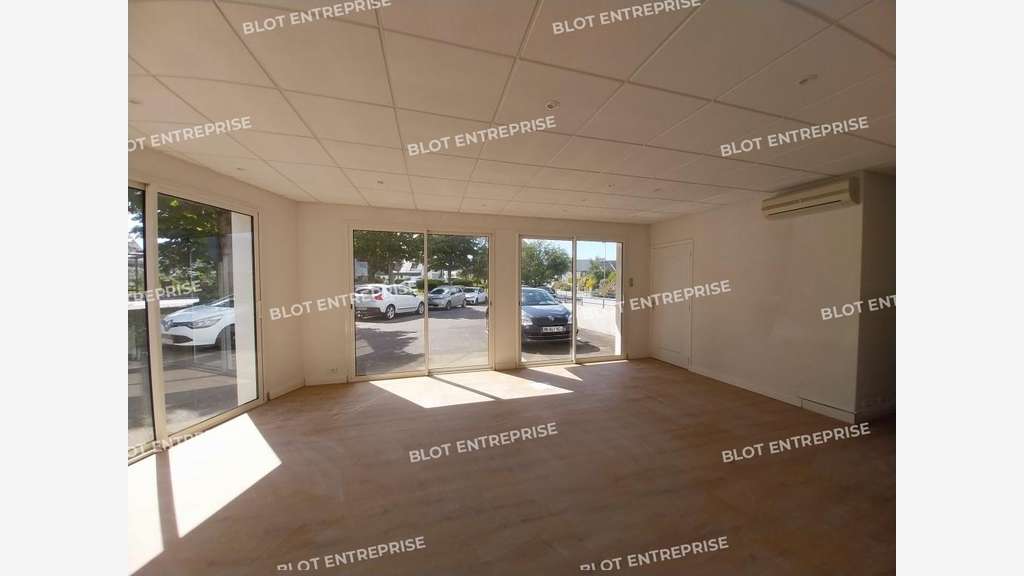 A louer bureaux 100m² axe passant à Guérande
