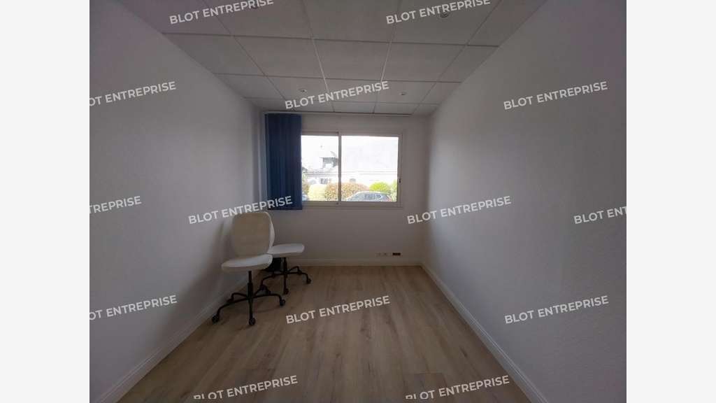 A louer bureaux 50m² sur axe passant à Guérande